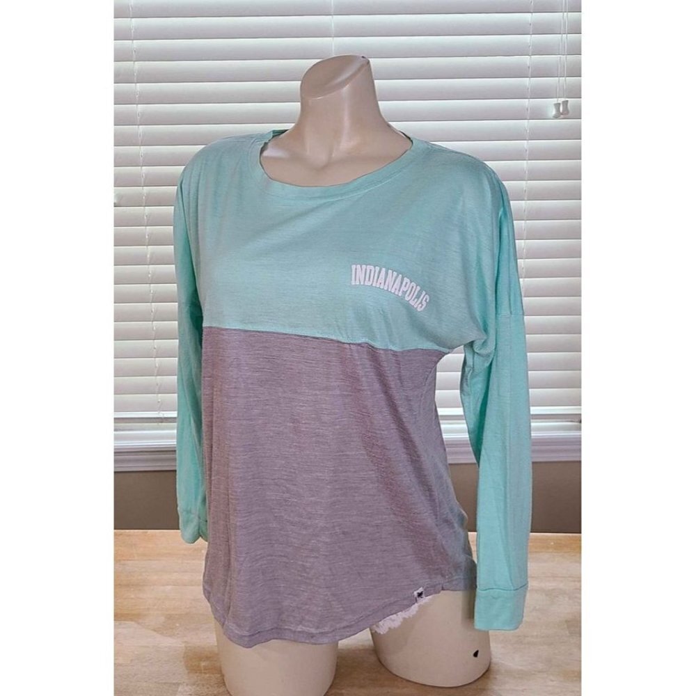POPULAR Long Sleeve Indianapolis Top Size Medium